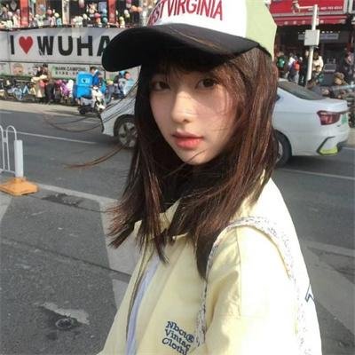 腰间持枪